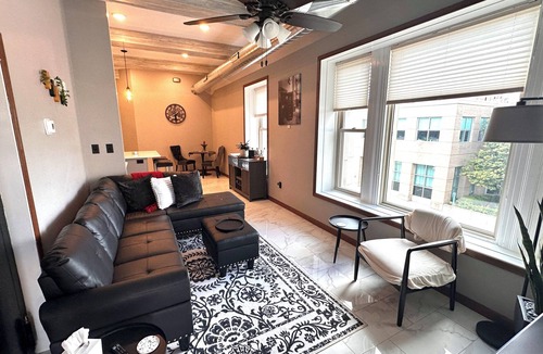 Muscatine Apartment | New Downtown loft - Walk to shops, restaurants, pubs, riverfront trail