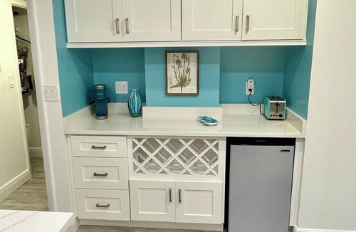 Jupiter Bay Condo | Newly Available Jupiter Bay Condo 3rd Floor Views of Ponds hosted by A&E Hosts!