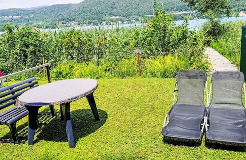 Augsdorf Apartment | Nice apartment for 3 guests with WIFI, TV, patio and pets allowed