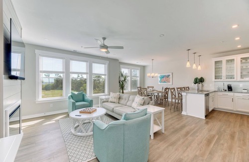 Bermuda Bay Condo | OBX Getaway at Moonstone Manor, Great View!