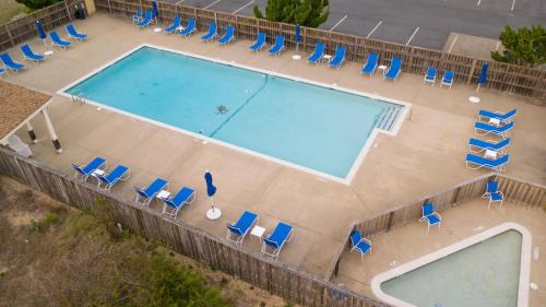 Kill Devil Hills Apartment | Oceanfront 2 Bedroom Condo at Golden Strand