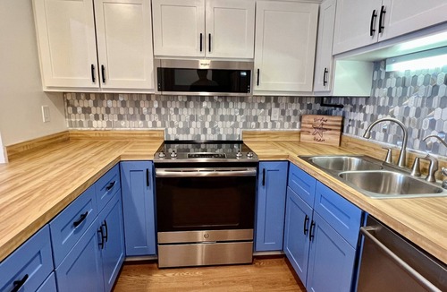 Kill Devil Hills Condo | Oceanfront Penthouse for 2 Private Balcony Direct Beach Access