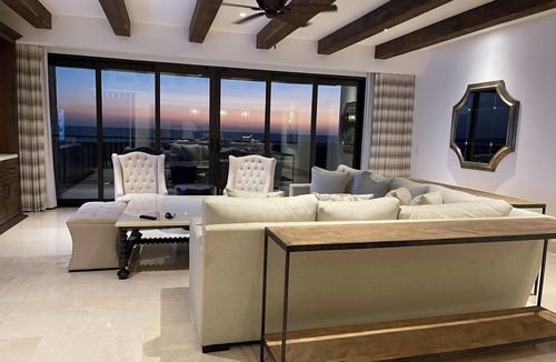 Los Cangrejos II y III Resort | Oceanfront Penthouse in Cabo San Lucas December 13-20, 2025