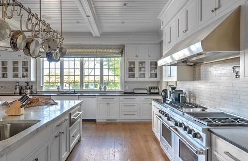 Sagaponack House | On Four Acres, In the Heart of Sagaponack, Gourmet Eat-In Kitchen, Tennis.