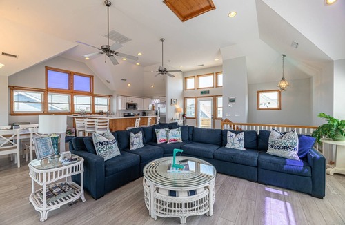 Kill Devil Hills House | On Island Time - KDH MP 7, 275 Yds to Beach, Pool, Hot Tub, Pool Table, Flex Stays