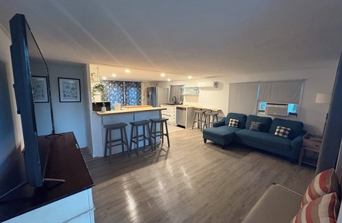 Merritt Island House | Our Cozy Tiny Home in delightful Merritt Island- 5min to KSC, 10min to cruises