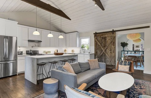 Clearwater Beach House | Outdoor Oasis 4-bedroom house with a granite pool in charming East Hampton