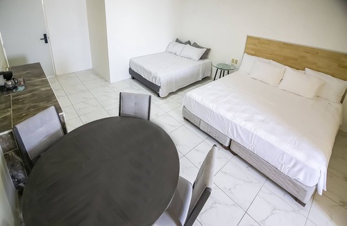 Colonia El Progreso Hotel | OYO Hotel Plaza Las Torres, Cabo San Lucas