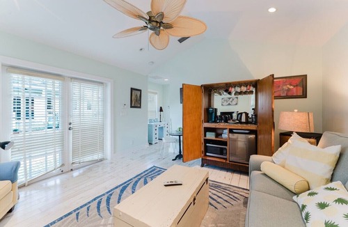 Flamingo Parks House | Palm Ridge House w/Pool and Cabana Near Beach