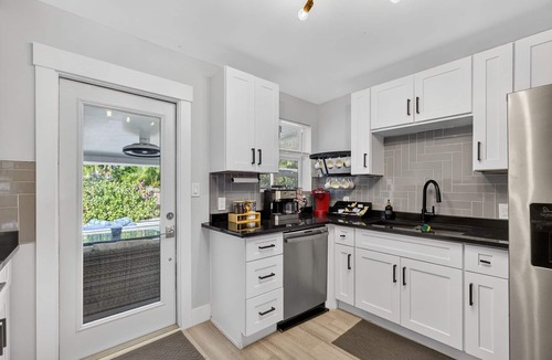 Poiciana Park II House | Paradise Awaits - Your Luxurious Getaway in West Palm Beach