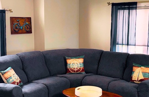 Long Island Apartment | Peaceful Canal-Front 1 bedroom Retreat Near Hospitals, LIRR & Beaches 30day min