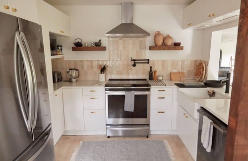 Lewisboro House | Peaceful Light-Filled Guesthouse salt pool/sauna - 1 Hour From NYC