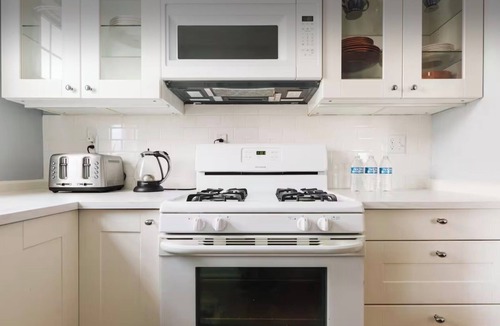 Queens Apartment | Perfect One-Bedroom Beach Escape in Charming Arverne By The Sea