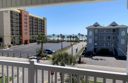 Surfside Beach House | Pierview 5 Bedroom Home by RedAwning