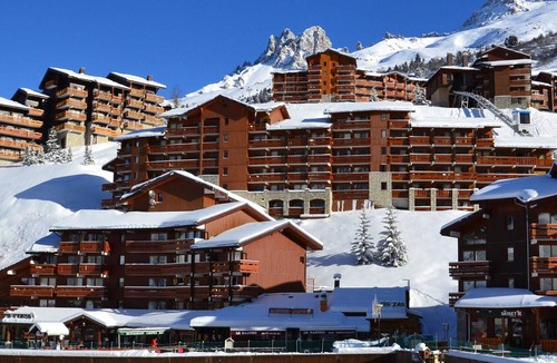 Meribel-Mottaret Apartment | Pleasant West Duplex Châtelet Area - Ideal for Family of 6