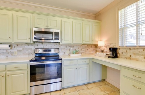 Springfield House | Pool Access + Golf View: 5BR Springfield Home