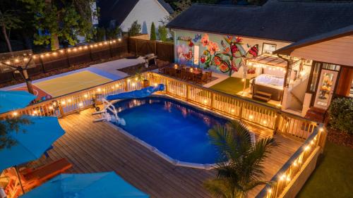 Charlotte House | Pool Oasis with Hot Tub, Pickleball Court and Games near Uptown