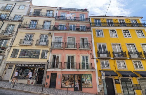 Santa Catarina Apartment | Prime Lisbon | Calçada do Combro