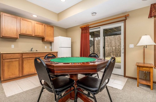 The Galena Territory House | Private 2 acres, Huge Deck, Hot Tub, Fitness Room, Movie Room & Pool Table