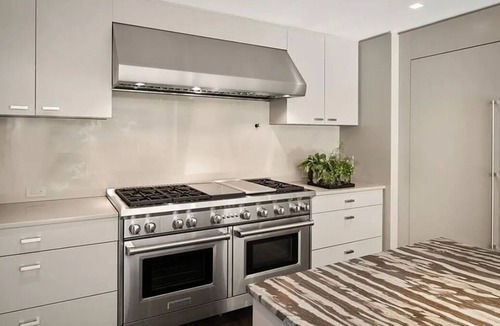 Redding Ridge House | Private 5 Acre Estate Near NYC Pool EV Charger 4BR 5BA Sleeps 8 Plus 2 Kids