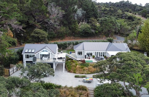 Whangateau House | Private Beach front property in Paradise