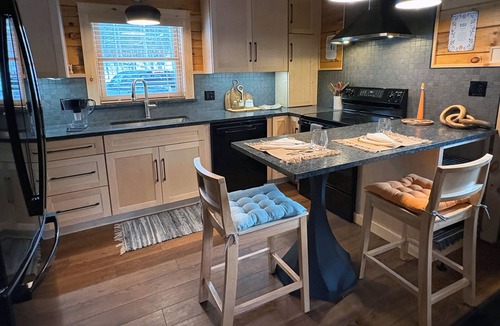 Keene Cabin | Private Cabin in Keene NY, Adirondacks, minutes to Lake Placid, Sleep 6
