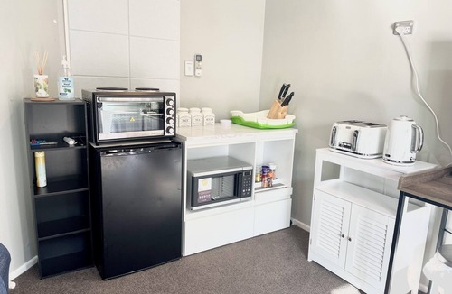 Rosedale House | Private Double Cozy Guest Suite with Private Garden-Walk Distance Rosedale Park
