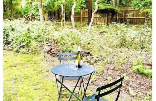 East Hampton North House | Private East Hampton Cottage, 5 min. Bike to ocean beaches, EH & Amag. villages