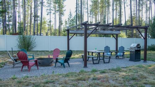 Coram House | Private Home near Glacier Park, Columbia Falls, & Whitefish - Pet Friendly!