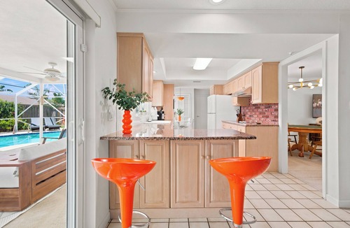 Venetian Way House | Private House - Pool, Firepit, Dog Friendly, Walk to Beach, FREE EV Charger