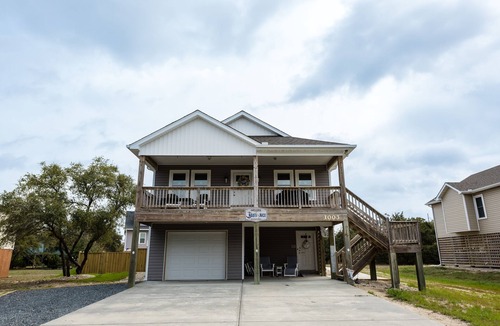 Kill Devil Hills Apartment | PRIVATE King Suite, POOL, GRILL,outdoor shower,coffee bar,fridge,microwave