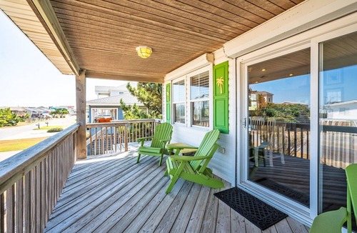 Kill Devil Hills House | Private pool, hot tub, quick walk to beach, great location in KDH 10% discount off 8/22 and 8/29