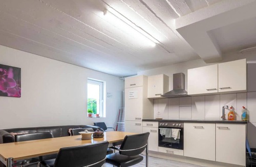 Seebach House | Private Room near Airport | Garden | Late Check-out