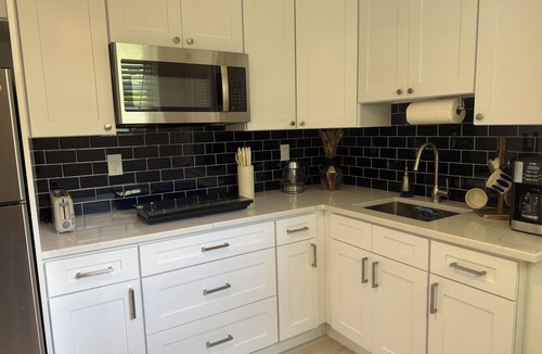 White Plains Apartment | Private Studio Near WMC NYC Tarrytown Parking 5 Min to Valhalla Train