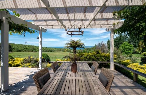 Mount Ruapehu Ski Area House | Pukawa Country Retreat - Hot Tub and Outdoor Fires