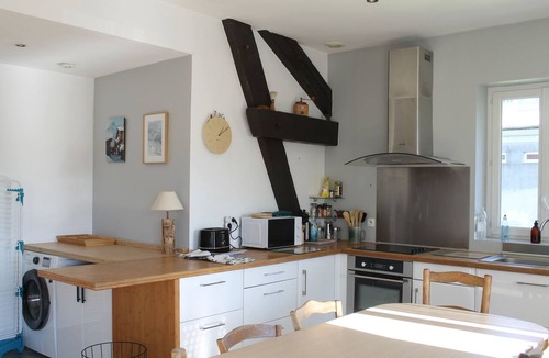 Aix-les-Bains City Center Apartment | Quiet, bright apartment, 400 metres from the town center, with parking lot