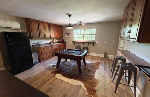 Saint Bernard House | Quiet cabin minutes away from world-class fisheries