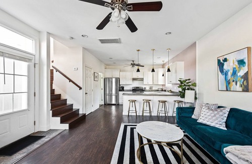 Esplanade Ridge House | Rare single home steps to Jazz Fest, a mile to the French Quarter, pet friendly