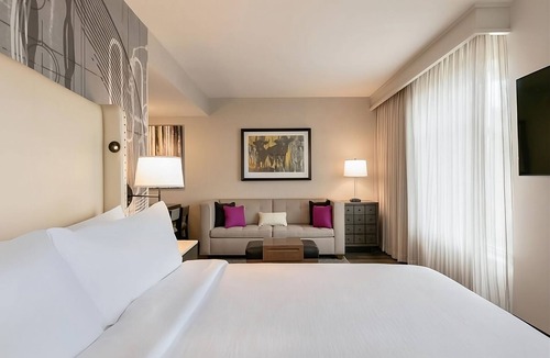Berkeley Heights Hotel | Relaxing Escape! 3 Cozy Units w/Pool Gym, Free Parking, & Free Breakfast!