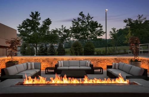 Berkeley Heights Hotel | Relaxing Escape! 3 Cozy Units w/Pool Gym, Free Parking, & Free Breakfast!