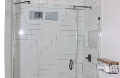 New Rochelle Apartment | Renovated 3BR Family Friendly Apartment Private Parking Walk to Train NYC