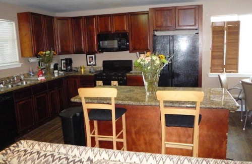 Arabi House | RENTAL FOR SUPER BOWL AND/OR MARDI GRAS. 10 MIN TO QUARTER -3 OFF STREET PARK