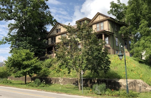 Davenport House | Restored 1906 3-Bedroom Townhouse Overlooking the Mississippi River unit #1.