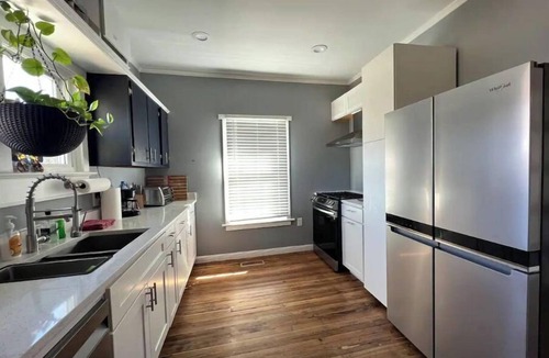 Belmont Historic District House | Riverside Home comfortable & cozy