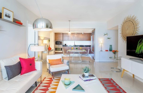 Downtown Miami Apartment | Riverwalk Chic Suite | Brickell's High Walk Score