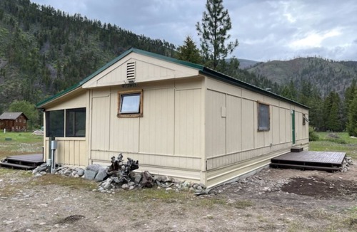 Clinton Cabin | Rock Creek MT with Private Creek Access. Clinton MT, Missoula MT