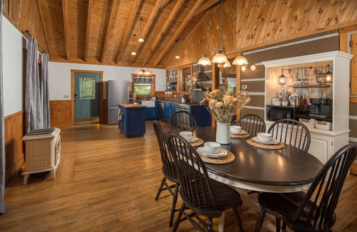 Boone Cabin | Rustic Charm with Chef Stove - Fire Pit - Hot Tub and 8 minutes to APP State