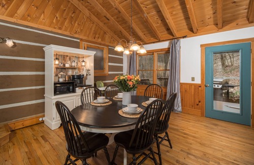 Boone Cabin | Rustic Charm with Chef Stove - Fire Pit - Hot Tub and 8 minutes to APP State