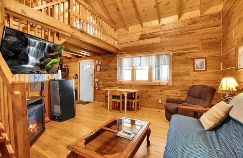 Savanna Cabin | Rustic River Cabin 9