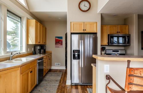 Saddle Ridge House | Saddle Ridge Townhome - Unit J1